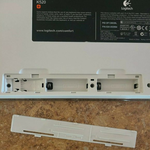 Logitech MK520 Wireless Keyboard And Mouse Combo With Manual - Picture 12 of 12